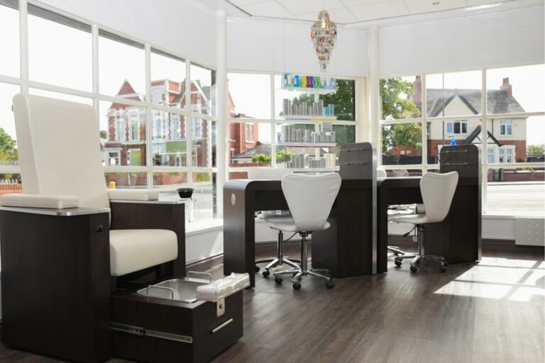 Macadamia-hair-beauty-chairs-002